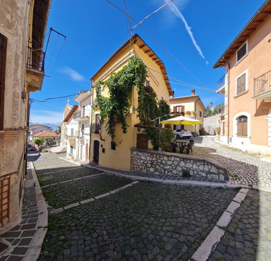 Scaccia Pensieri Villa Cerchio Exterior foto