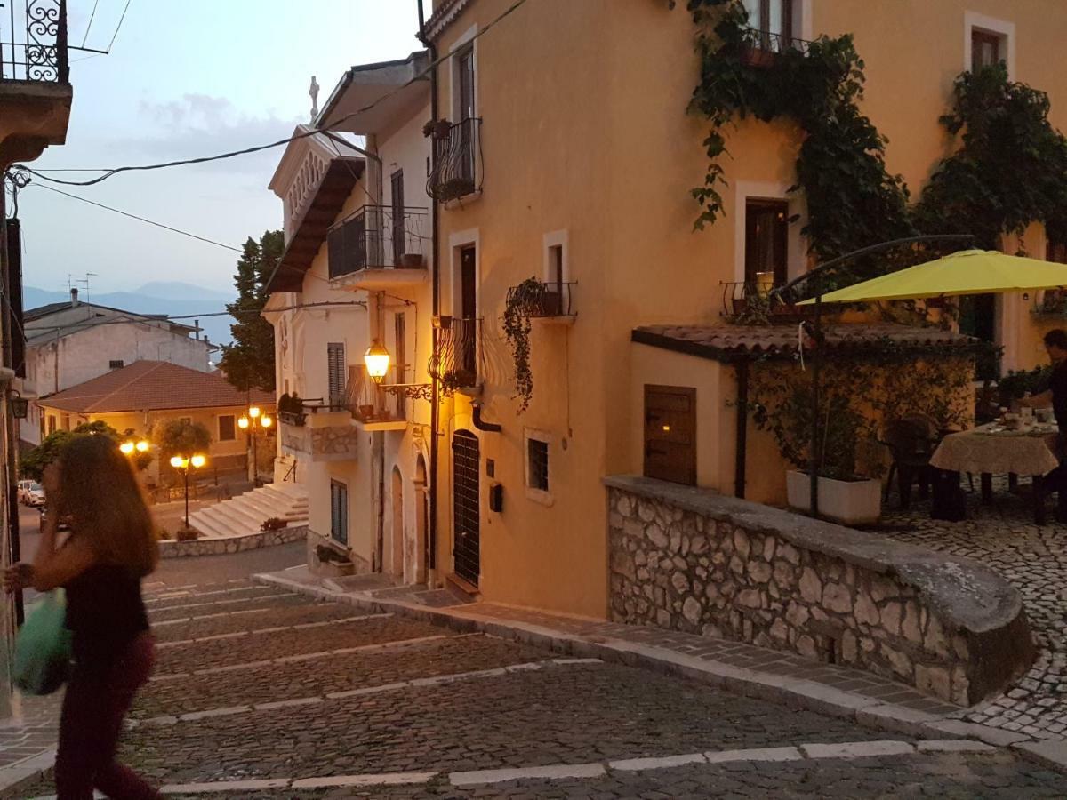 Scaccia Pensieri Villa Cerchio Exterior foto
