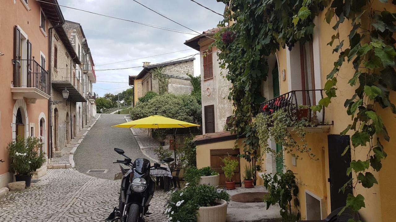 Scaccia Pensieri Villa Cerchio Exterior foto